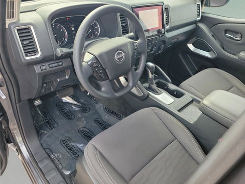 Used 2022 Nissan Frontier SV image 16