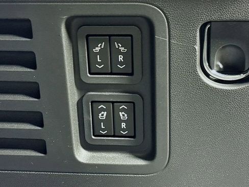 New 2026 Chevrolet Traverse High Country image 36