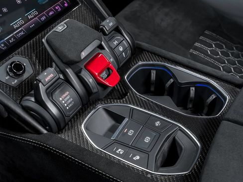 Used 2023 Lamborghini Urus Performante AWD/4WD image 30