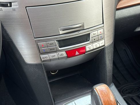 Used 2014 Subaru Outback 2.5i Limited image 20