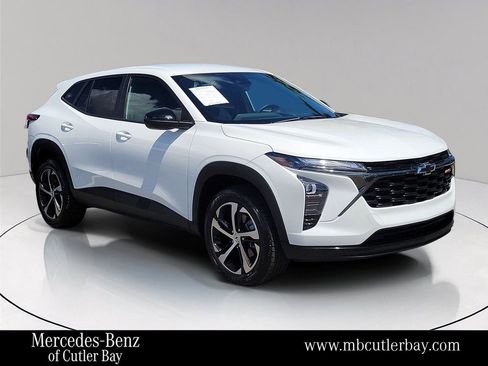 Used 2024 Chevrolet Trax RS w/ Driver Confidence Package image 1