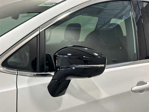 New 2026 Chrysler Pacifica Select image 12