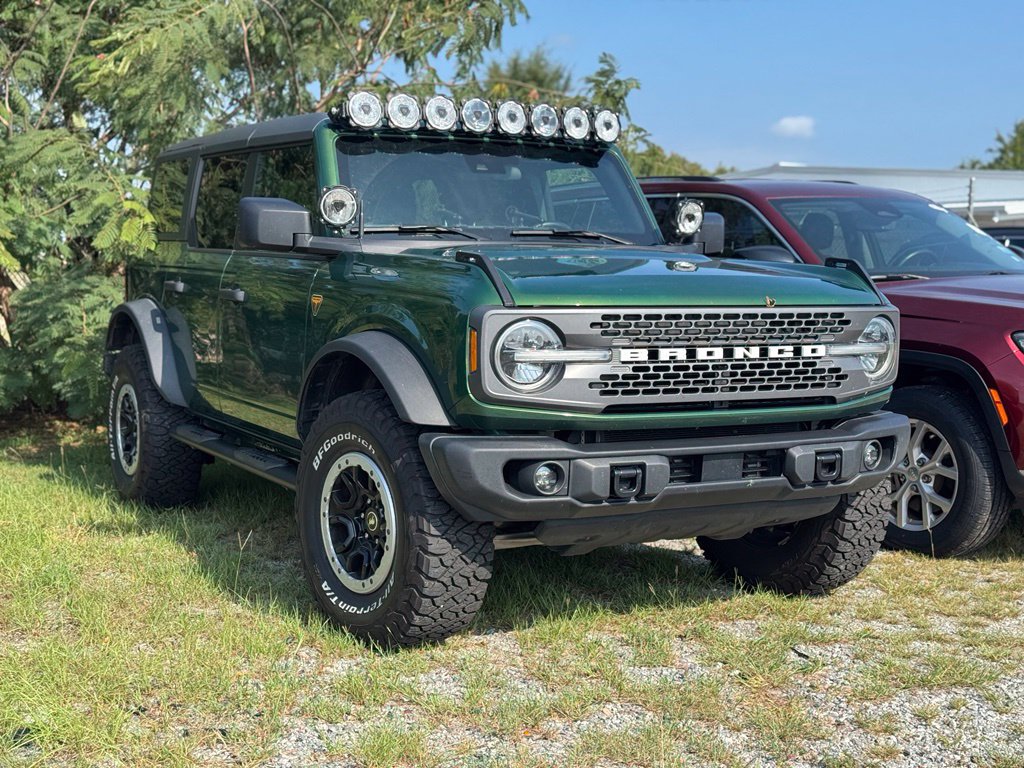 Used 2023 Ford Bronco Badlands w/ Sasquatch Package AWD/4WD image 2