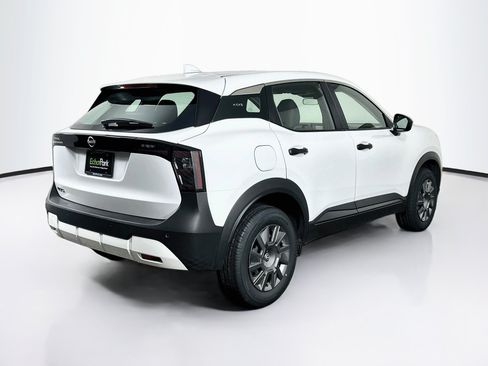 Used 2025 Nissan Kicks S FWD image 9
