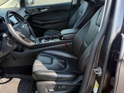 Used 2019 Ford Edge Titanium w/ Cold Weather Package FWD image 10