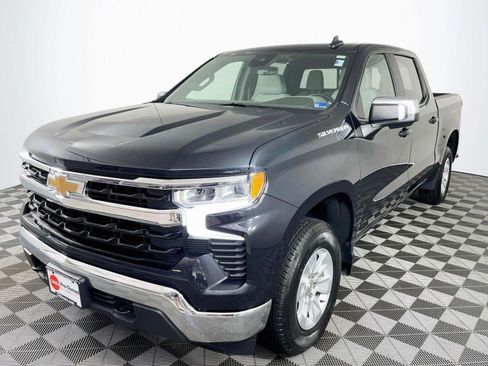 Used 2023 Chevrolet Silverado 1500 LT w/ Safety Package AWD/4WD image 3