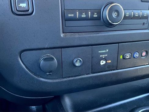 Used 2020 Chevrolet Express 3500 LS image 25