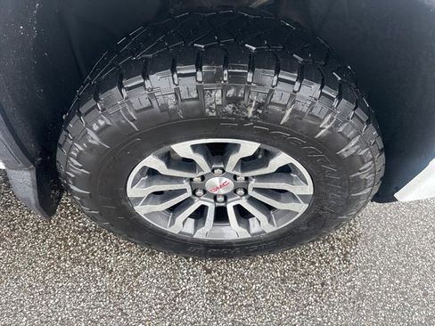 Used 2020 GMC Sierra 1500 AT4 w/ AT4 Premium Package image 9