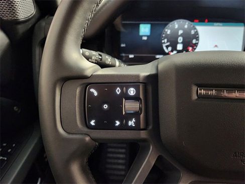 Used 2024 Land Rover Defender 110 X-Dynamic SE image 27