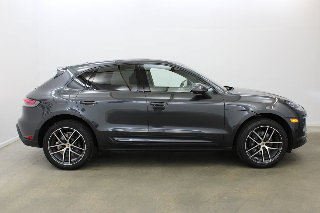 Used 2024 Porsche Macan AWD/4WD image 8