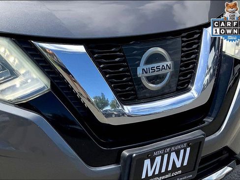 Used 2017 Nissan Rogue SV w/ SV Premium Package image 30