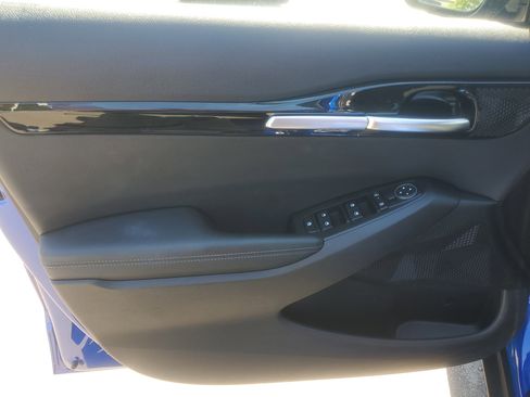 Used 2025 Kia Seltos S FWD image 8
