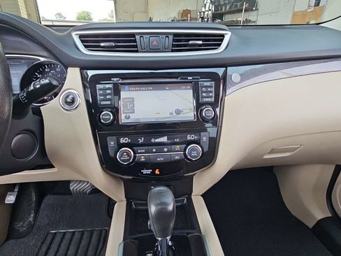 Used 2016 Nissan Rogue SL w/ SL Premium Package AWD/4WD image 15