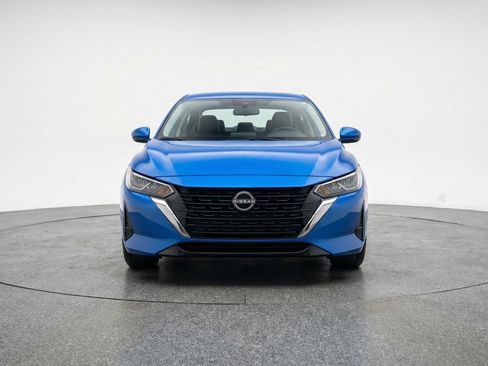 Used 2025 Nissan Sentra SV image 2