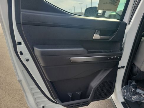 Used 2025 Toyota Tacoma TRD Off-Road image 13