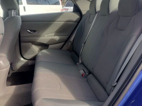 Used 2021 Hyundai Elantra SE image 26