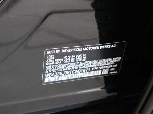 Used 2026 BMW 760i xDrive w/ Executive Package AWD/4WD image 32