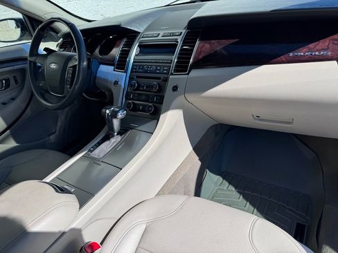 Used 2010 Ford Taurus Limited image 20