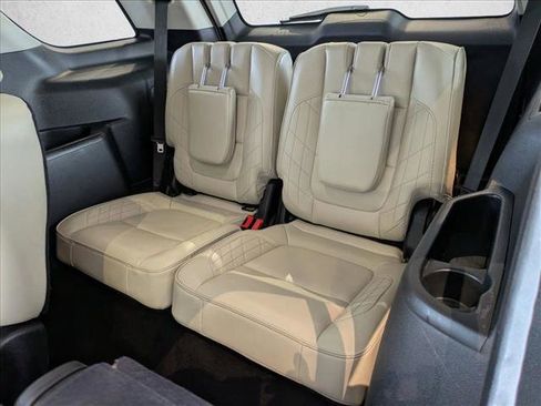 Used 2019 Ford Explorer Platinum image 20