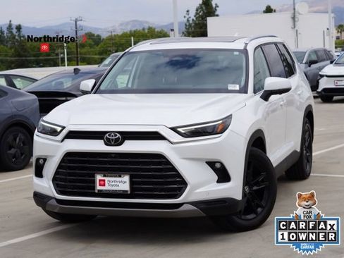 Used 2024 Toyota Grand Highlander AWD image 5