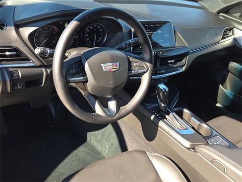 Used 2025 Cadillac CT4 Luxury image 18
