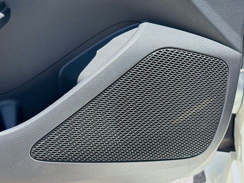 Used 2020 Toyota Corolla LE FWD image 21