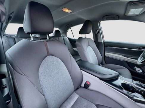 Used 2019 Toyota Camry LE FWD image 25