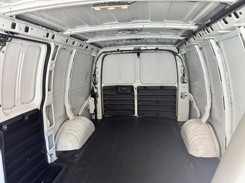 Used 2017 Chevrolet Express 2500 RWD image 39