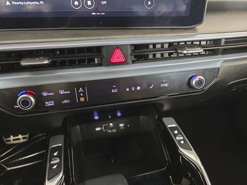 Used 2024 Kia Sorento SX Prestige image 25