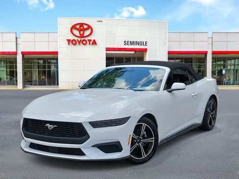 Used 2025 Ford Mustang Premium RWD image 1