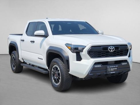 Used 2025 Toyota Tacoma TRD Off-Road AWD/4WD image 1