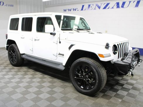 Used 2023 Jeep Wrangler Unlimited Sahara image 3