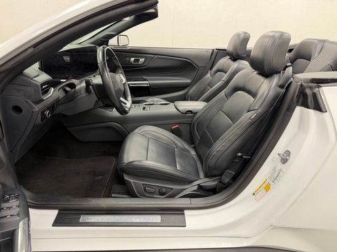 Used 2025 Ford Mustang Premium RWD image 21