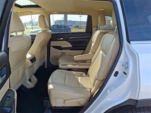 Used 2014 Toyota Highlander Limited image 14