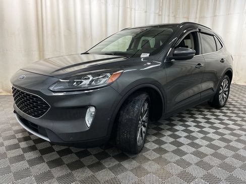 Used 2020 Ford Escape Titanium w/ Titanium Premium Package 2.0 AWD/4WD image 17