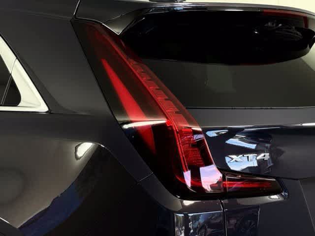 Used 2024 Cadillac XT4 Premium Luxury w/ Technology Package FWD image 16