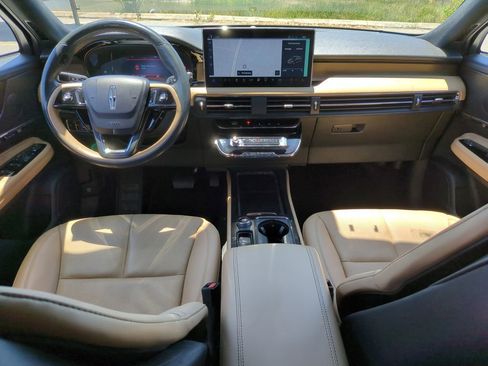 Used 2023 Lincoln Corsair Reserve w/ Equipment Group 201A AWD/4WD image 13
