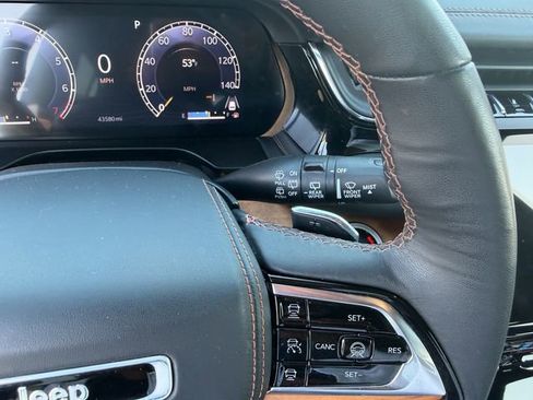 Used 2024 Jeep Grand Cherokee Summit AWD/4WD image 18