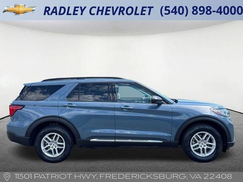 Used 2025 Ford Explorer Active AWD/4WD image 21
