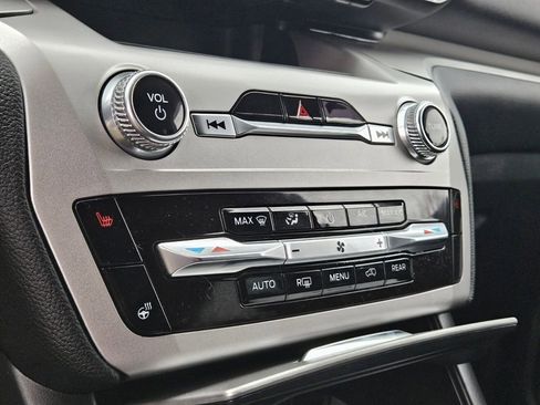 Used 2022 Ford Explorer XLT w/ Equipment Group 202A image 20