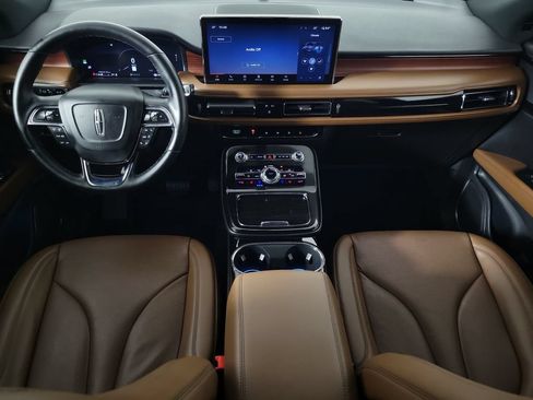 Certified 2023 Lincoln Nautilus Reserve FWD image 9