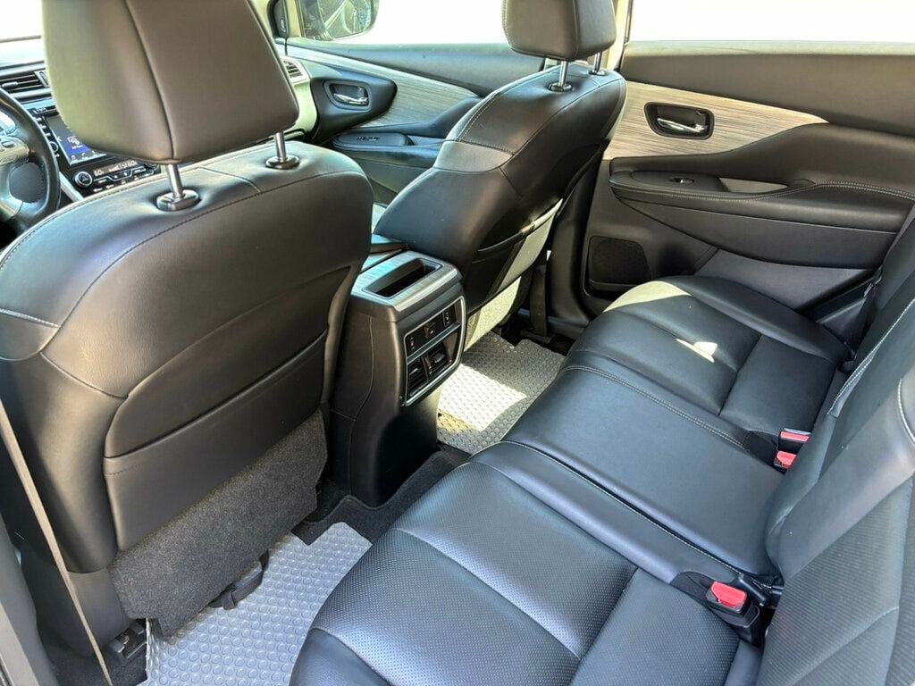 Used 2017 Nissan Murano Platinum w/ Platinum Technology Package FWD image 16