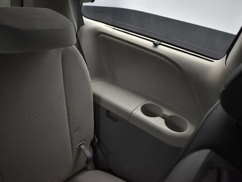 Used 2014 Toyota Sienna LE FWD image 23