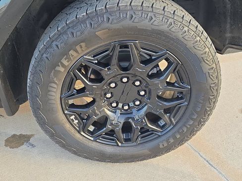 Used 2025 GMC Hummer EV 2X AWD/4WD image 34