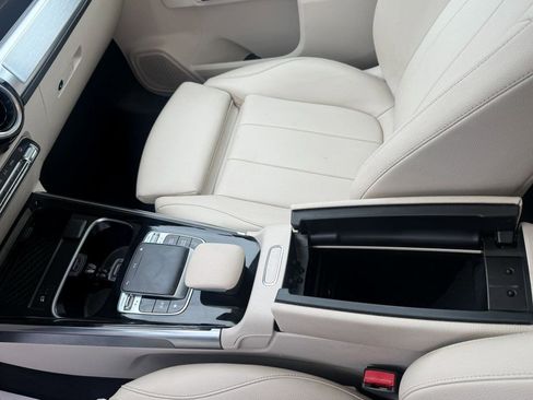 Used 2020 Mercedes-Benz GLB 250 4MATIC image 12