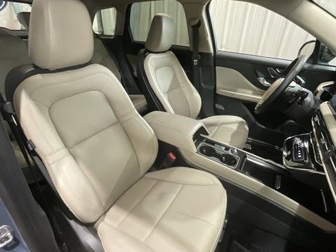 Used 2025 Lincoln Corsair Premiere w/ Equipment Group 101A image 13