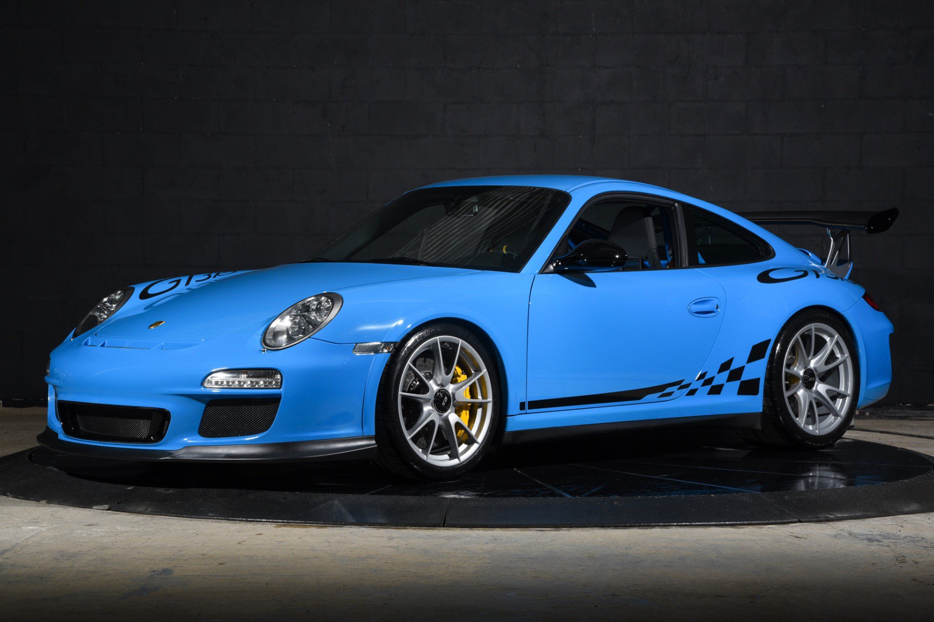Used 2011 Porsche 911 GT3 RS RWD image 2
