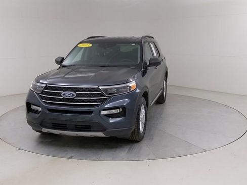 Certified 2023 Ford Explorer XLT w/ Equipment Group 202A AWD/4WD image 9