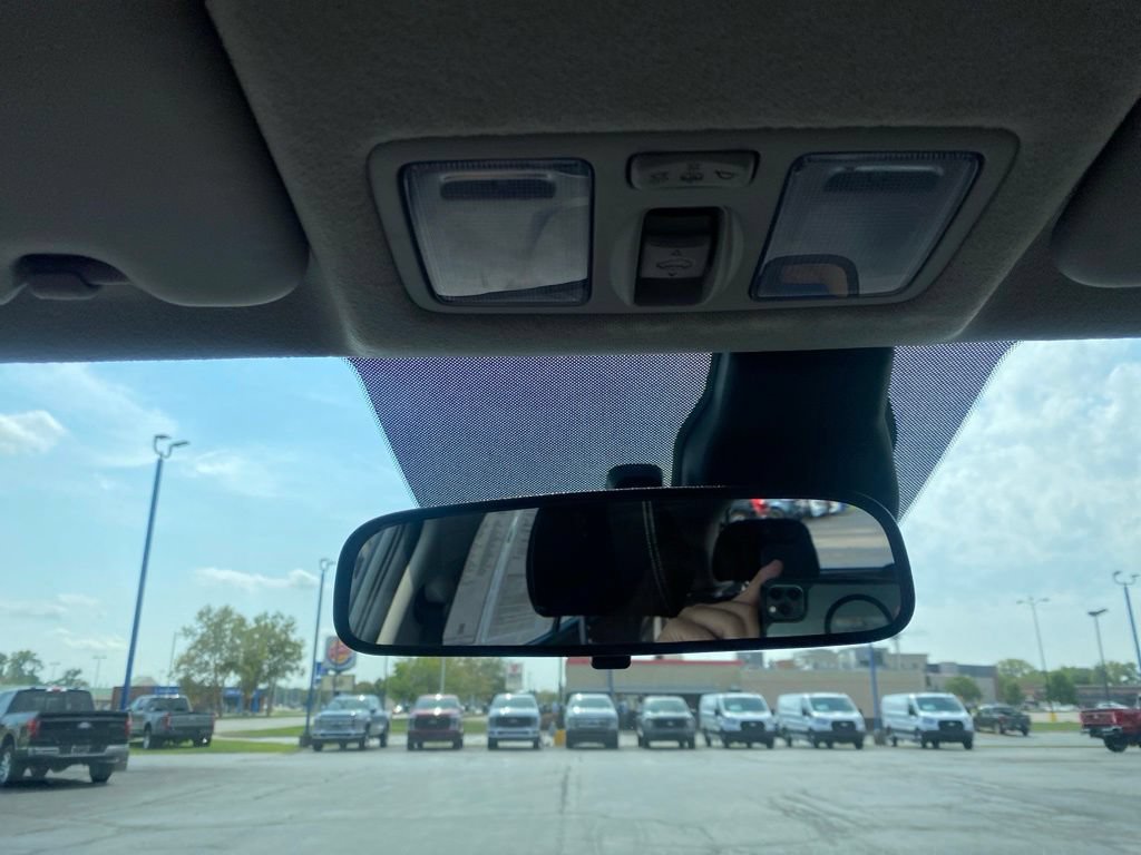 Used 2025 Hyundai Venue SEL FWD image 33