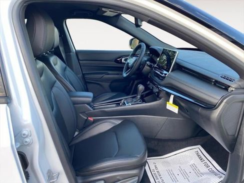 New 2026 Jeep Compass Limited image 30